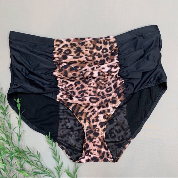 TORRID leopard high waisted bikini swim bottoms, 3X. - Picture 2 of 3